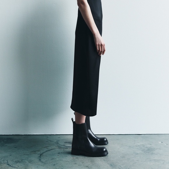 Zara Black Lug Sole Leather Chelsea Ankle Boots Booties - Picture 8 of 10